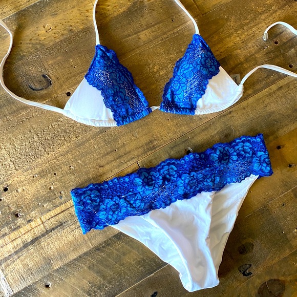 Beach Bunny Other - Beach bunny white and royal blue bikini